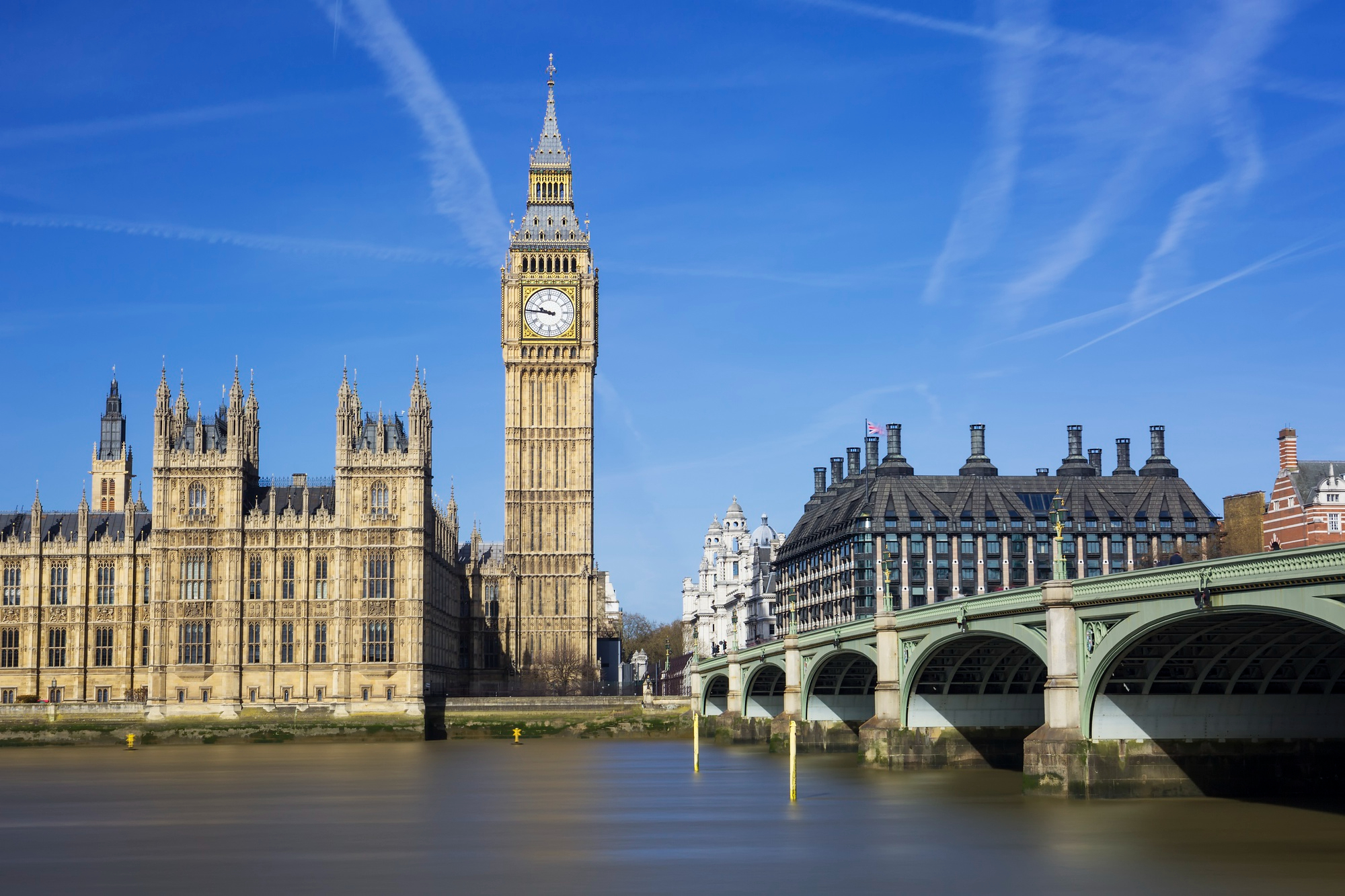 A photo of the Palaces of Westminister, Big Ben and London Bridge.